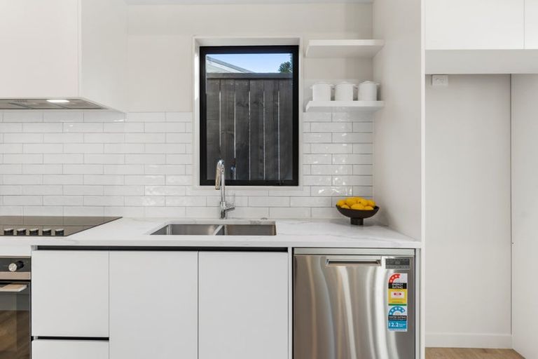 Photo of property in 136c Forrest Hill Road, Forrest Hill, Auckland, 0620