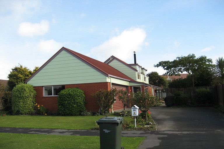 Photo of property in 34 Sayers Crescent, Ilam, Christchurch, 8041