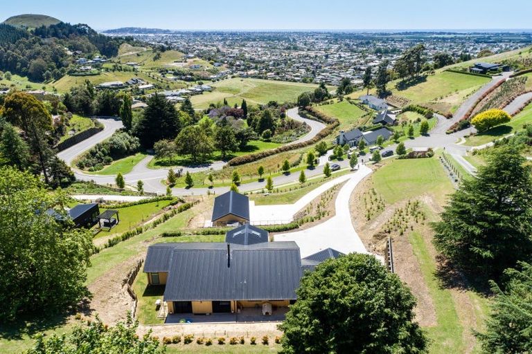 Photo of property in 3 Te Roera Drive, Taradale, Napier, 4112