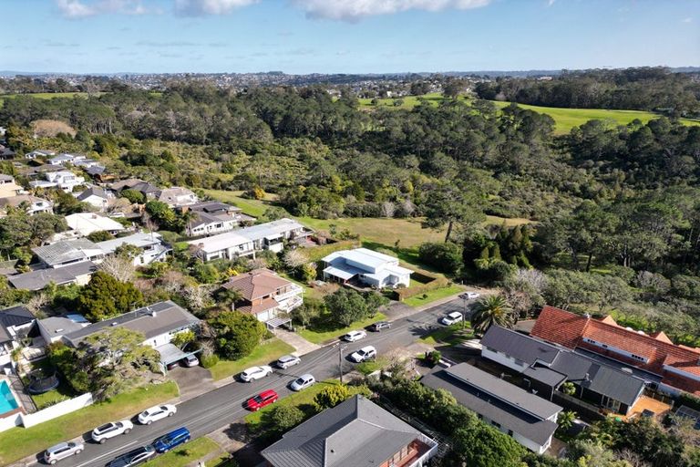 Photo of property in 4 Rae Road, Campbells Bay, Auckland, 0620