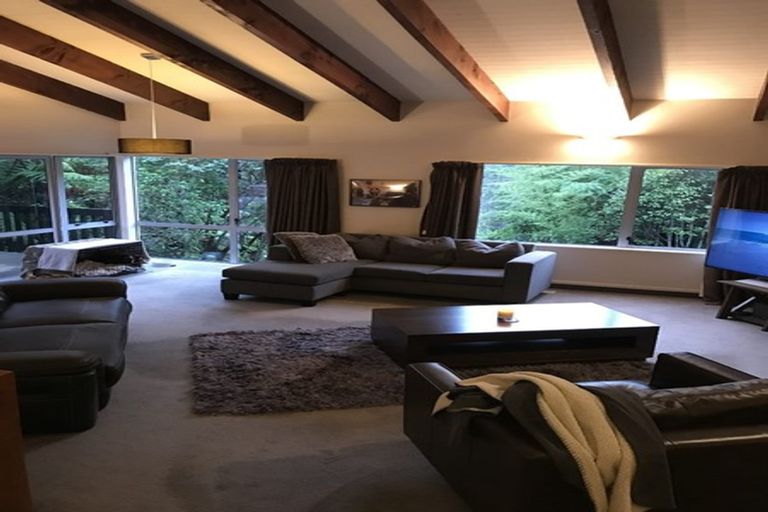 Photo of property in 498 Stokes Valley Road, Stokes Valley, Lower Hutt, 5019