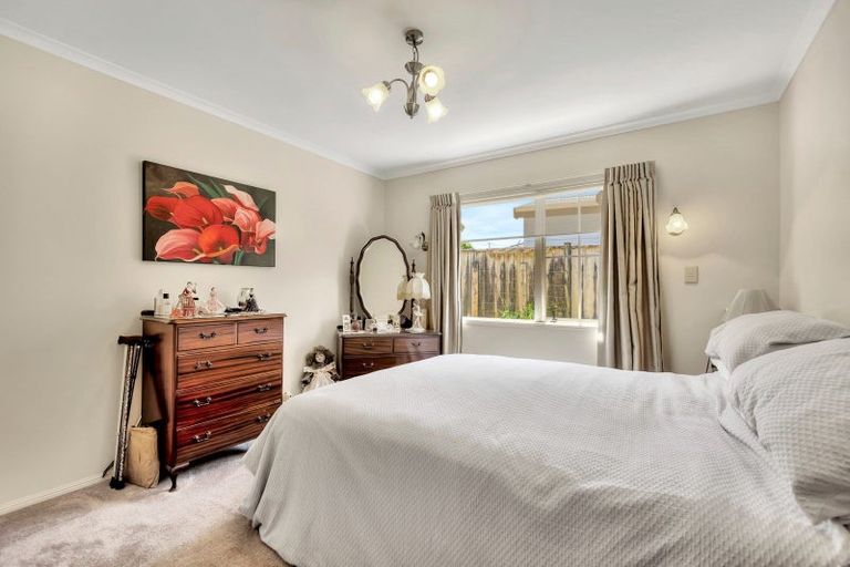 Photo of property in 432a Mangorei Road, Highlands Park, New Plymouth, 4312