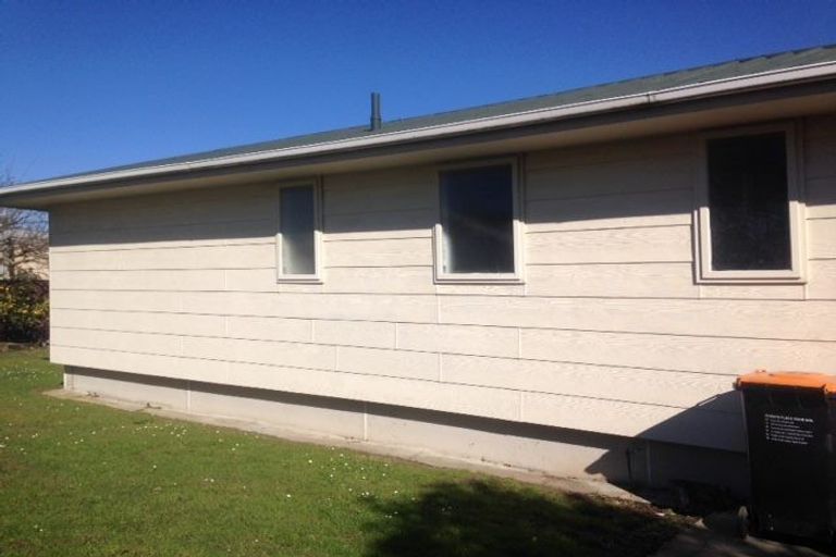 Photo of property in 52 Acacia Street, Kelvin Grove, Palmerston North, 4414