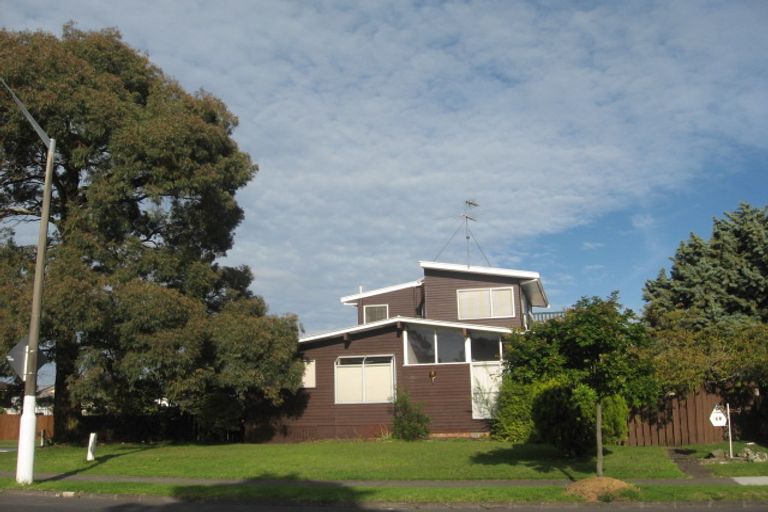 Photo of property in 91 Cascades Road, Pakuranga Heights, Auckland, 2010