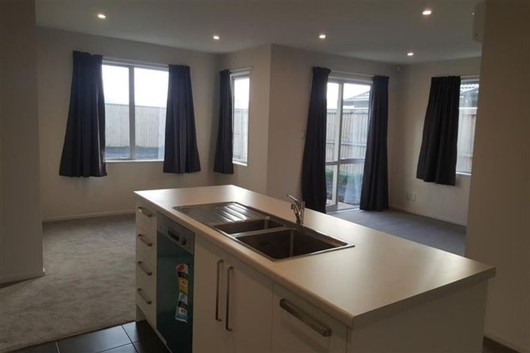 Photo of property in 55 Watkins Drive, Rangiora, 7400