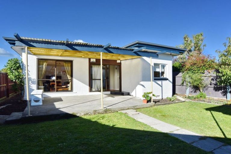 Photo of property in 213 Main North Road, Redwood, Christchurch, 8051