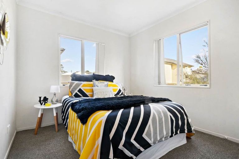 Photo of property in 9 Charta Place, Sunnyvale, Auckland, 0612