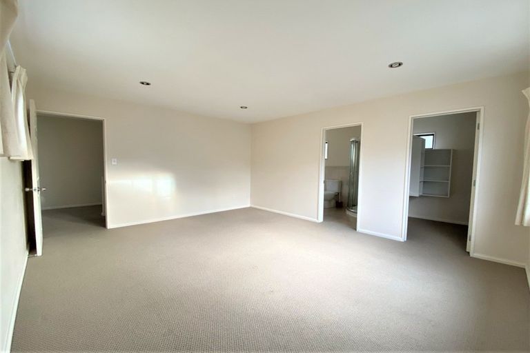 Photo of property in 4 Luxor Place, Massey, Auckland, 0614