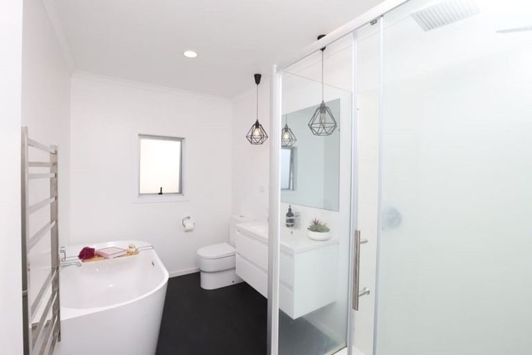 Photo of property in 15 Walsh Street, Forest Lake, Hamilton, 3200