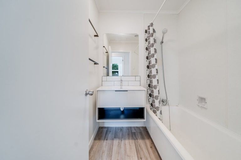 Photo of property in 16 Thornton Place, Melville, Hamilton, 3206