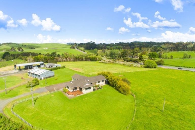 Photo of property in 1218 State Highway 16, Waimauku, 0883