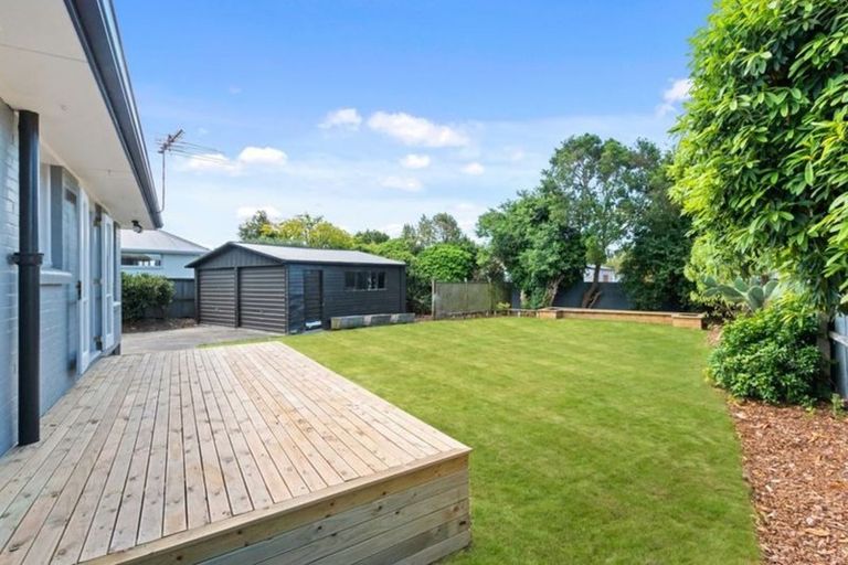 Photo of property in 38 Pinehurst Crescent, Russley, Christchurch, 8042