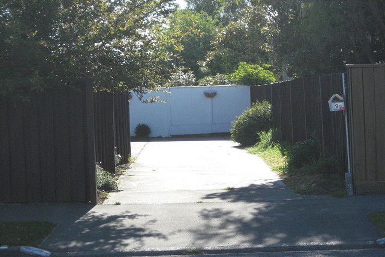 Photo of property in 2/9 Valecrest Avenue, Parklands, Christchurch, 8083