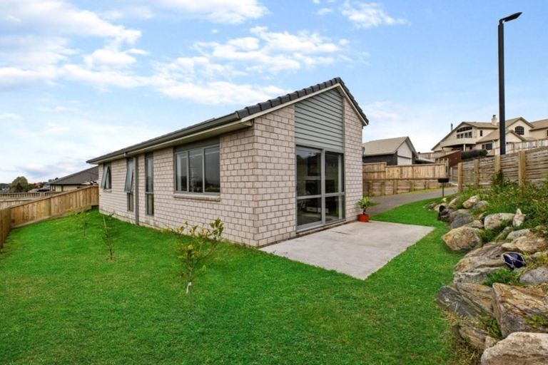 Photo of property in 95 Bert Wall Drive, Omokoroa, 3114