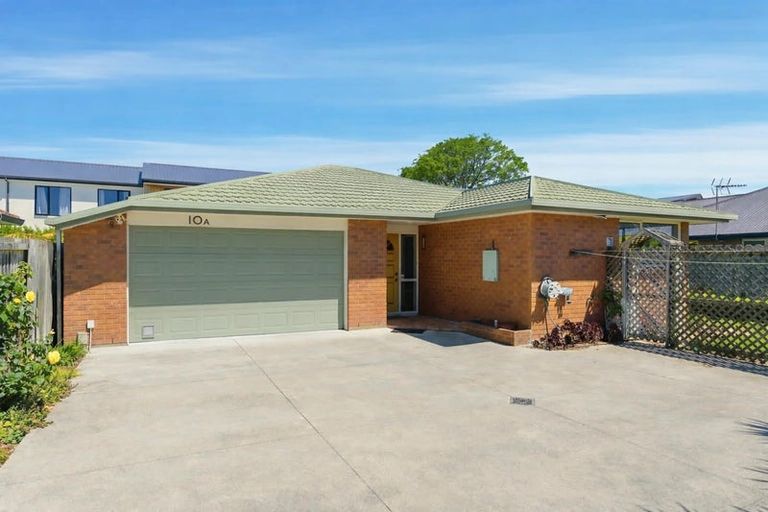 Photo of property in 2/10 Baretta Street, Somerfield, Christchurch, 8024