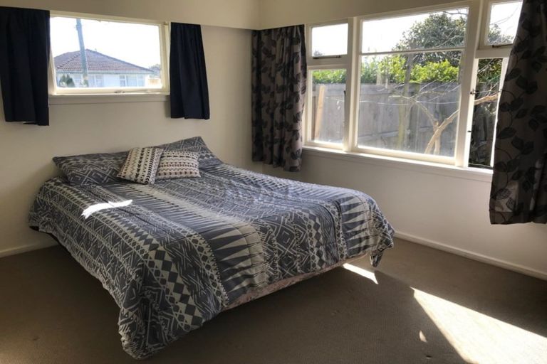 Photo of property in 16 Fenchurch Street, Northcote, Christchurch, 8052