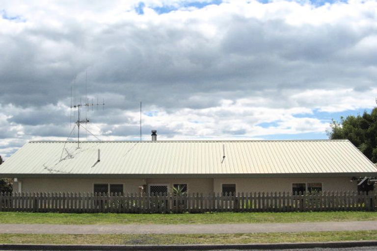 Photo of property in 8 Portland Street, Welcome Bay, Tauranga, 3112