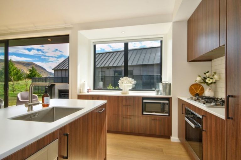 Photo of property in 19 Mckenzies Shute, Jacks Point, Queenstown, 9371