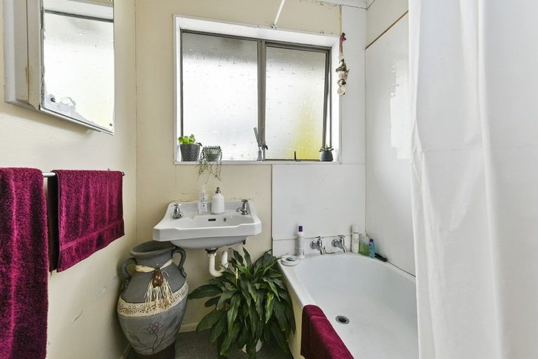 Photo of property in 1/29 Gemstone Drive, Birchville, Upper Hutt, 5018