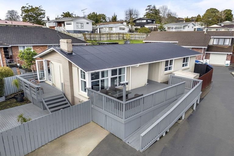 Photo of property in 1/51 Larne Avenue, Pakuranga Heights, Auckland, 2010
