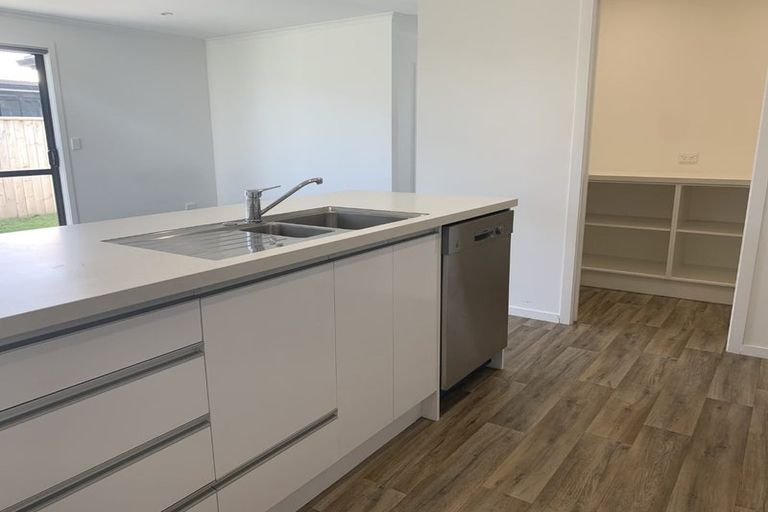 Photo of property in 84 Puhirake Crescent, Pyes Pa, Tauranga, 3112