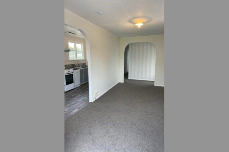 Photo of property in 12 Mosston Road, Castlecliff, Whanganui, 4501