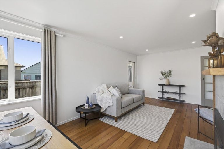 Photo of property in 10 Chard Street, Westown, New Plymouth, 4310