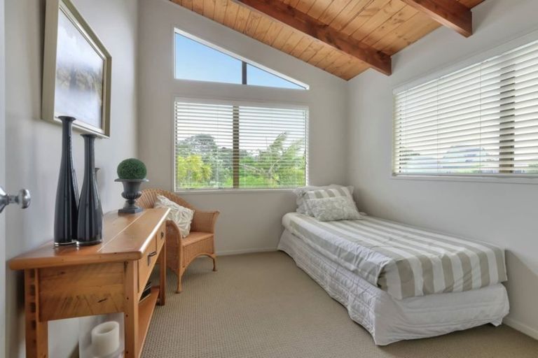 Photo of property in 40c Devon Road, Bucklands Beach, Auckland, 2012