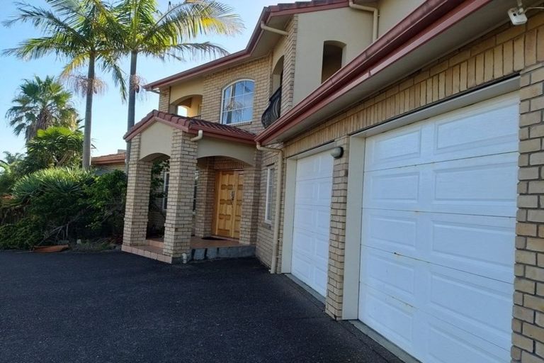 Photo of property in 22 Anaheim Boulevard, Shamrock Park, Auckland, 2016