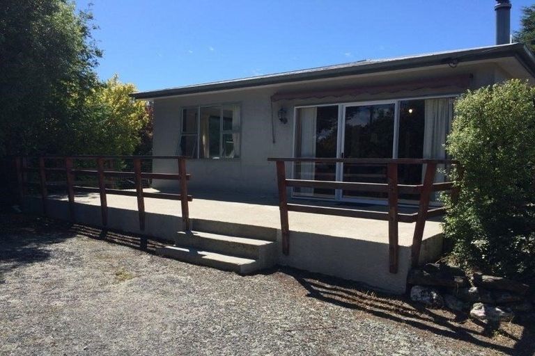 Photo of property in 33 Totara Terrace, Wanaka, 9305