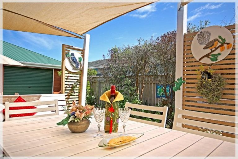 Photo of property in 4 Malthus Place, Foxton Beach, Foxton, 4815