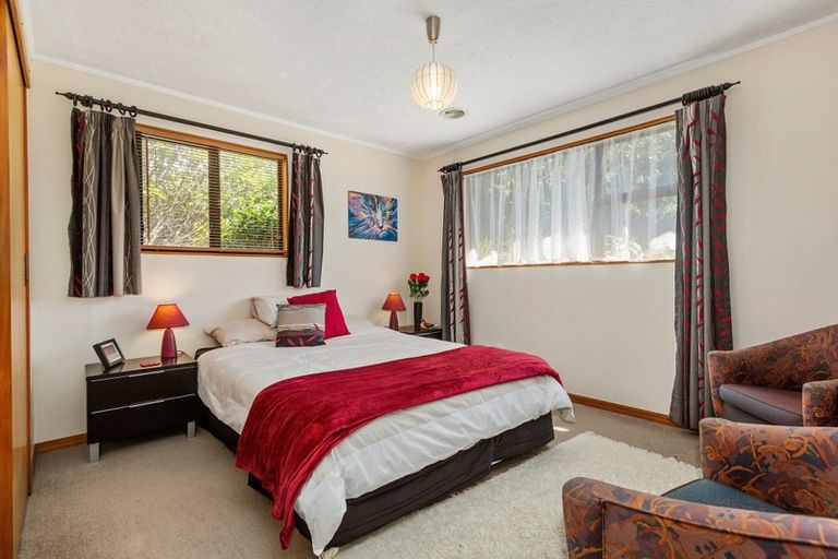 Photo of property in 8 Charthouse Lane, Whitby, Porirua, 5024