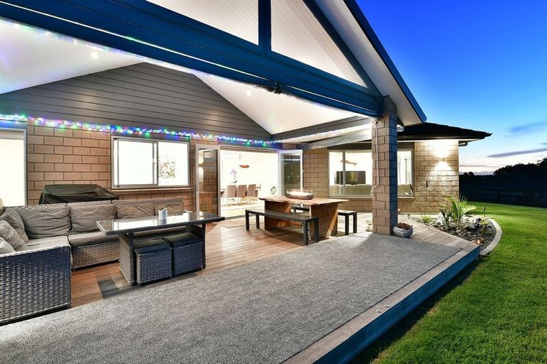 Photo of property in 10 Joblin Road, Wainui, Silverdale, 0994