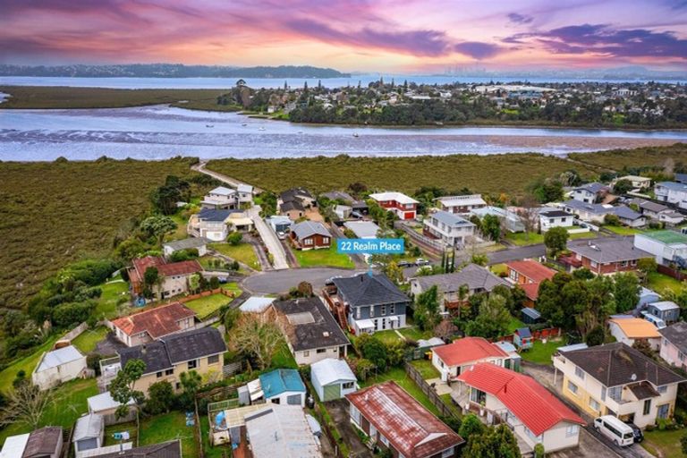 Photo of property in 22 Realm Place, Massey, Auckland, 0614