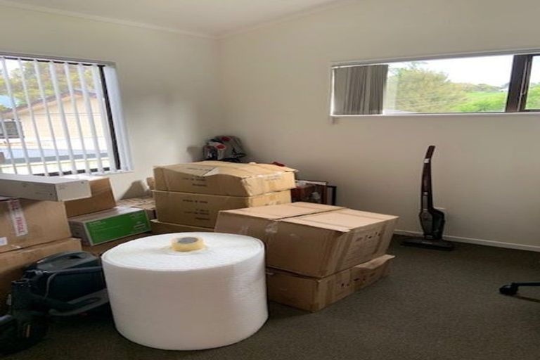 Photo of property in 1/232 Henderson Valley Road, Henderson, Auckland, 0612