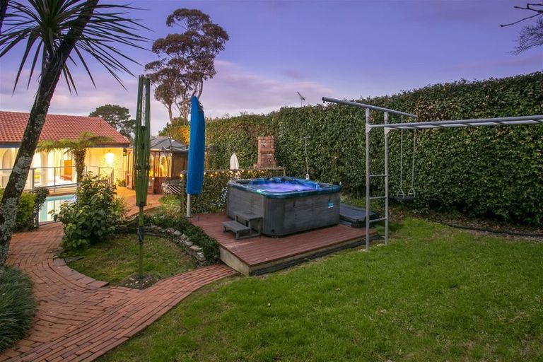 Photo of property in 108 Kowhai Road, Campbells Bay, Auckland, 0630