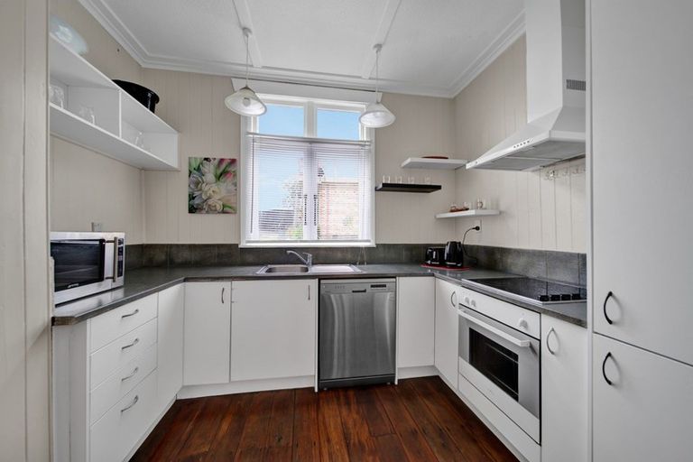 Photo of property in 51 Vivian Street, New Plymouth, 4310