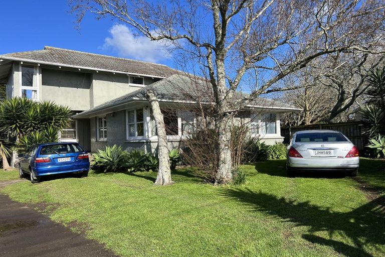 Photo of property in 116 Tiraumea Drive, Pakuranga, Auckland, 2010