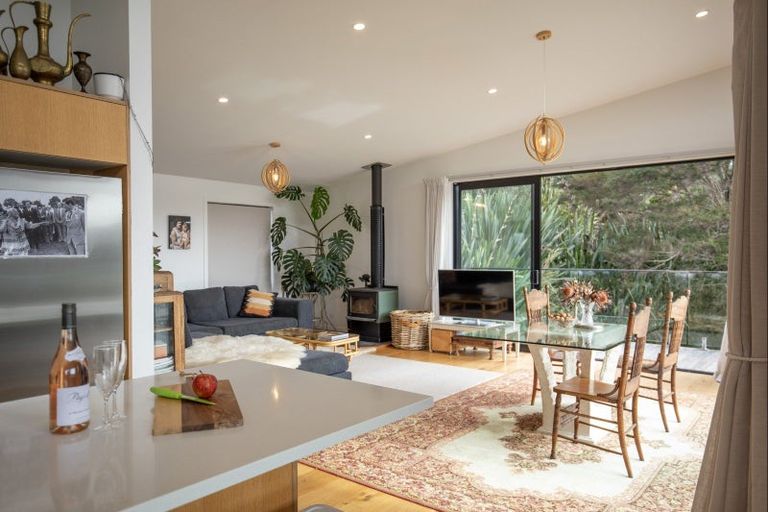 Photo of property in 1 Aroaro Lane, Raglan, 3225