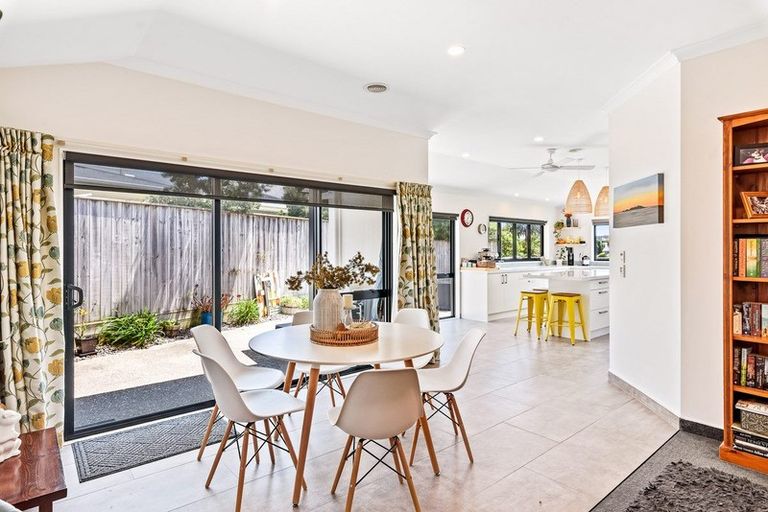 Photo of property in 9 Telford Way, Raumati Beach, Paraparaumu, 5032