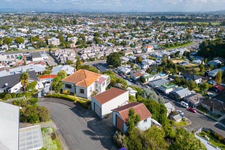 Photo of property in 18 Guys Hill Road, Hospital Hill, Napier, 4110