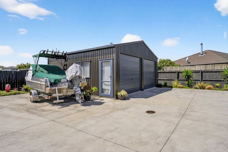 Photo of property in 23 Raabia Close, Parakai, 0830