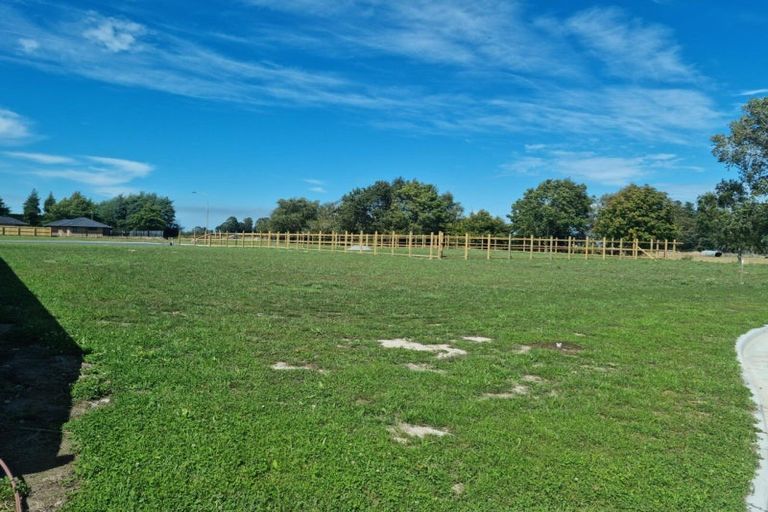 Photo of property in 3 Cherry Tree Place, Massey, Auckland, 0614