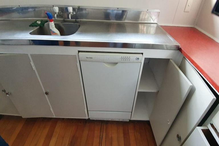 Photo of property in 158 Stokes Valley Road, Stokes Valley, Lower Hutt, 5019