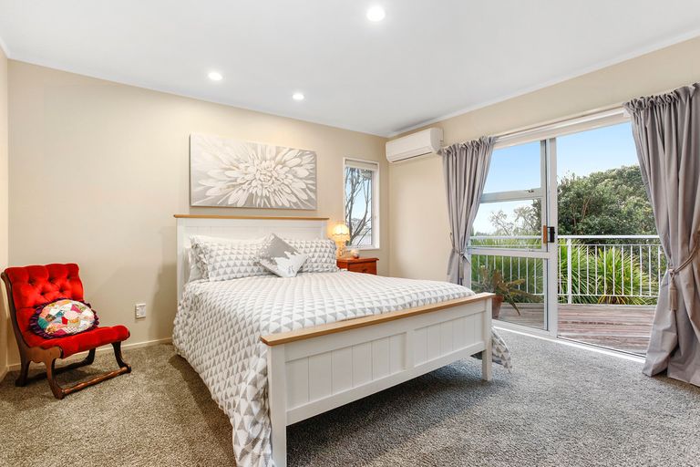 Photo of property in 177 Shaw Road, Oratia, Auckland, 0604