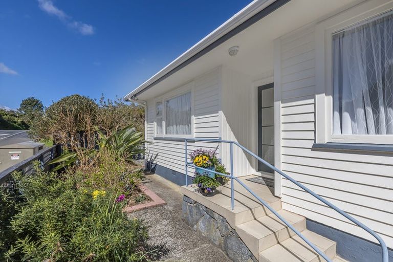 Photo of property in 2a Wilfred Street, Tawa, Wellington, 5028