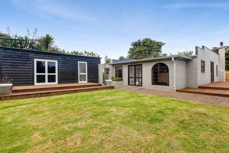 Photo of property in 20 Parris Street, Moturoa, New Plymouth, 4310
