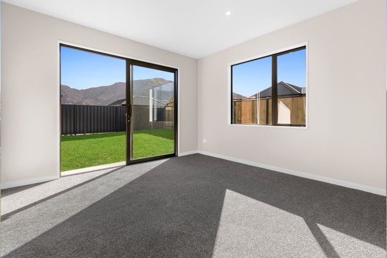 Photo of property in 120 Burdon Loop, Lake Hawea, 9382