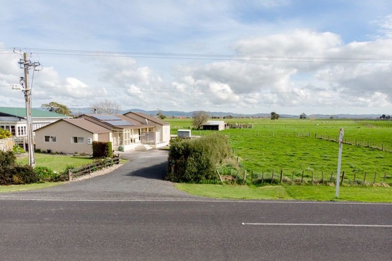 Photo of property in 41 Pipiroa Road, Ngatea, 3503