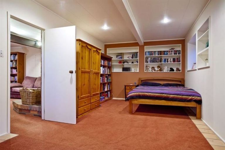 Photo of property in 24 Waitemata Road, Hauraki, Auckland, 0622